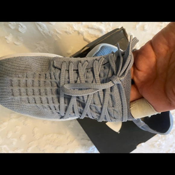 Under Armour running shoes - Picture 12 of 12